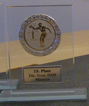 Der Pokal für Platz 15 beim Masters 2009